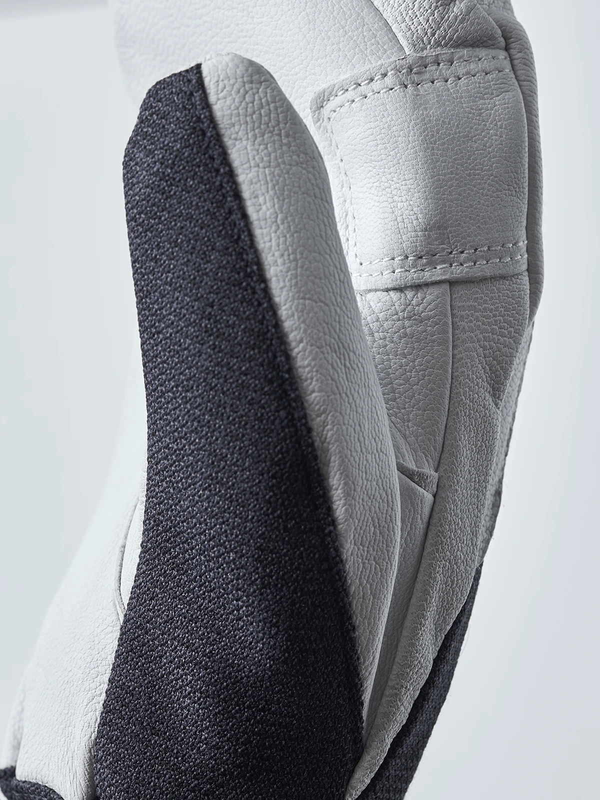 Hestra Women´s Patrol Gauntlet Mitt - Image 5